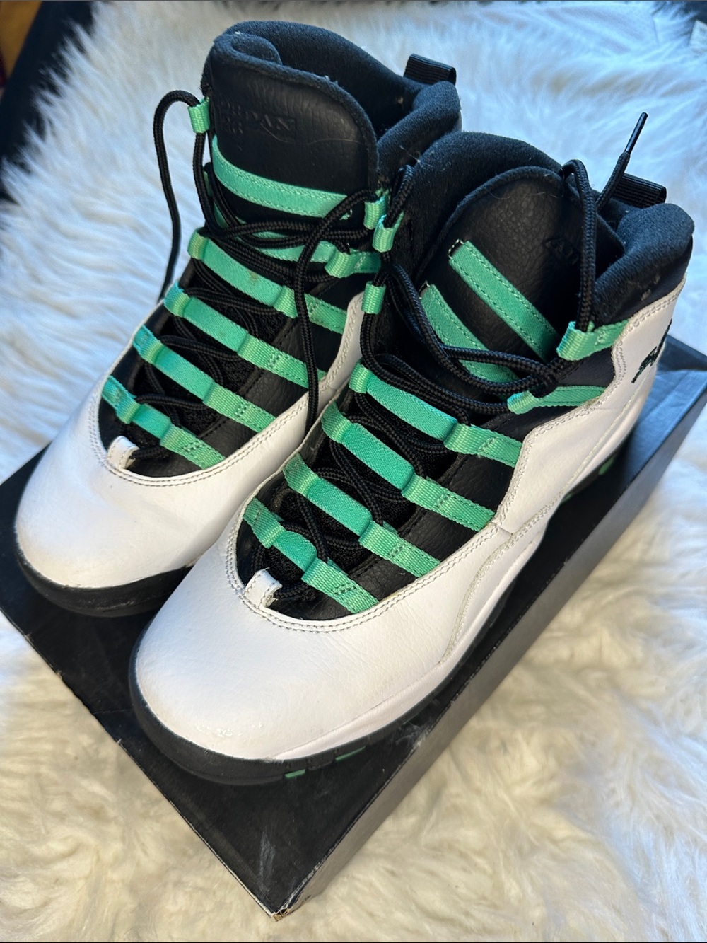 Kids White and Teal High-Top Athletic Shoes Jordan 10 size 7.5y